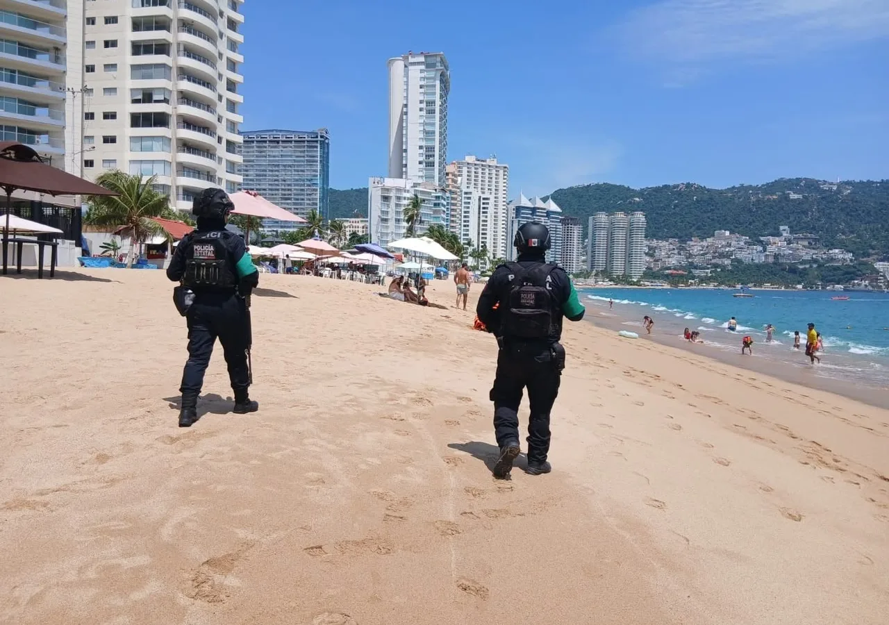 Policía Ecológica refuerza presencia en playas de Acapulco con recorridos preventivos