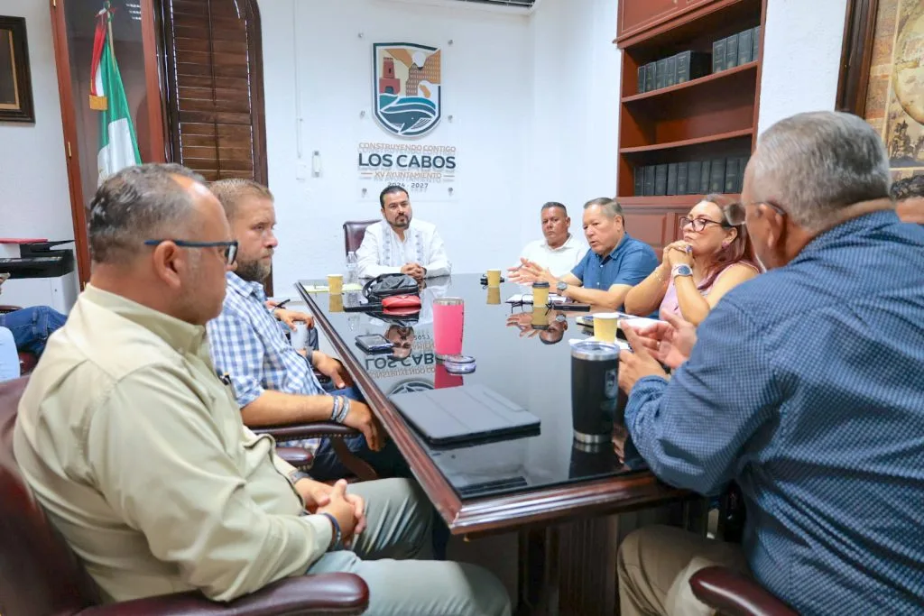 Por temporada de ciclones, notifican a familias en arroyo El Pedregal en Los Cabos
