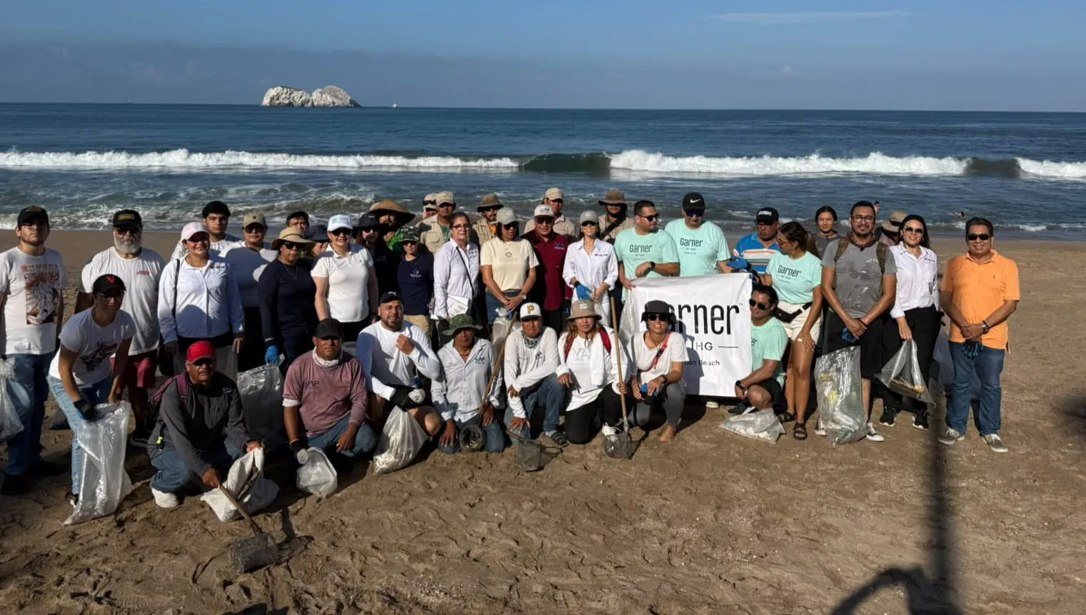 Realizan jornada de limpieza en Mazatlán para fortalecer turismo sostenible