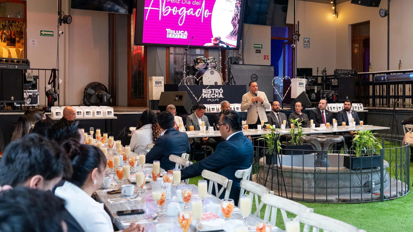 Reconoce alcalde de Toluca a abogados municipales por innovación y defensa del patrimonio