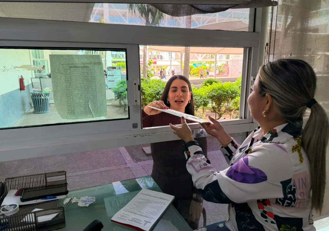 Reduce SATES horario en oficinas principales durante vacaciones de agosto; cierran módulos