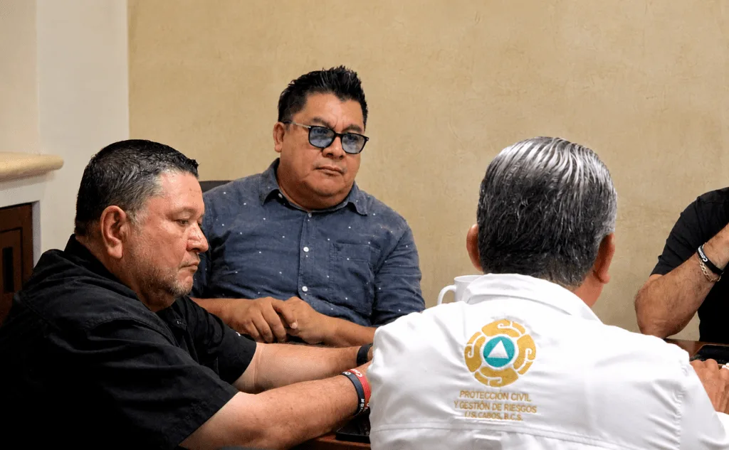 Refuerzan prevención en playas de Los Cabos ante oleaje elevado por mar de fondo