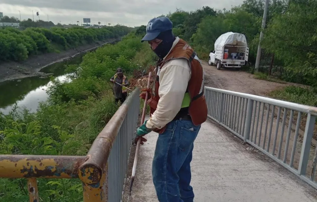 Rehabilitan puente peatonal en colonia Voluntad y Trabajo de Reynosa para prevenir accidentes